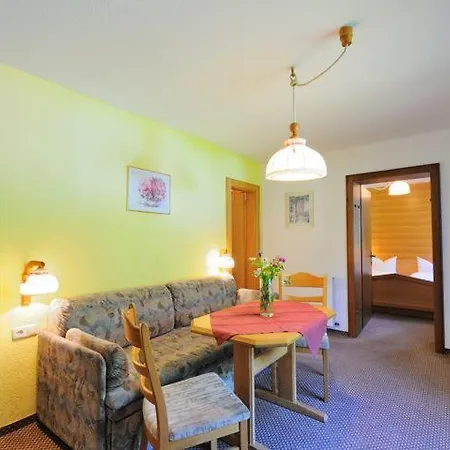 Haus Raetikon Apartment *