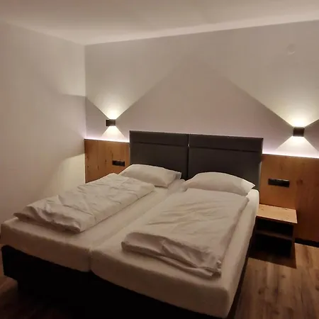 Haus Raetikon Апартаменты Бранд